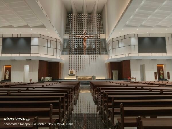 Interior Gereja Maria Assumpta